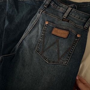 Women Wrangler Jeans
